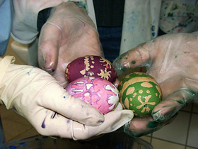 œufs colorés