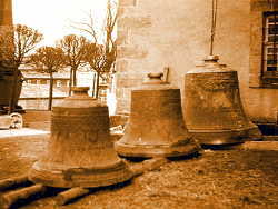 Die Glocken stehen 1942 zur Abholung bereit